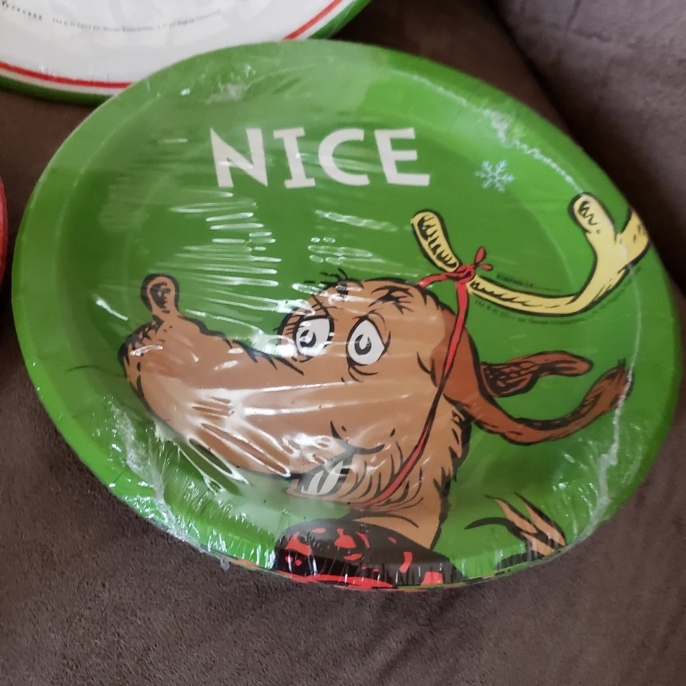 The Grinch party plates